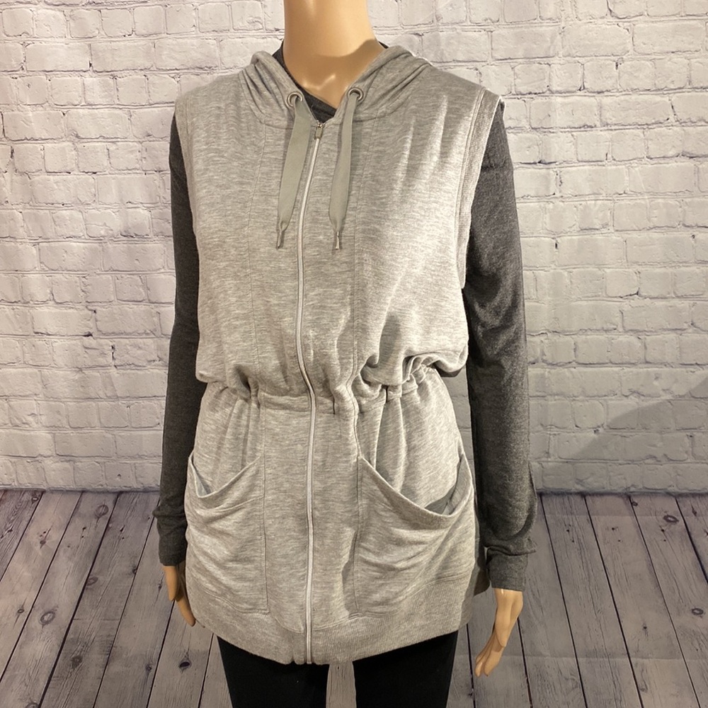 Yogalicious Sleeveless Zip Up Top with Hood SZ MED